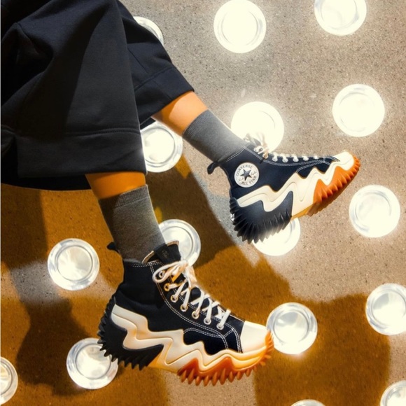 Womens Converse Run Star Motion Hi Sneakers Black/ White Size 9.5 🎁🎈 - Picture 3 of 12